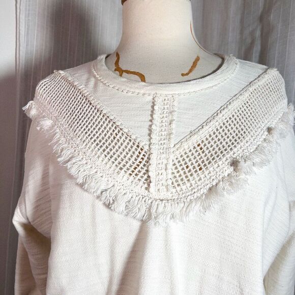 H&M | Women’s | Sweaters | S | Soft Lightweight Cream Frayed Sweater - Picture 2 of 5